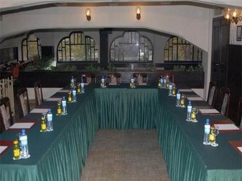 Bristol Hotel Скопье Экстерьер фото